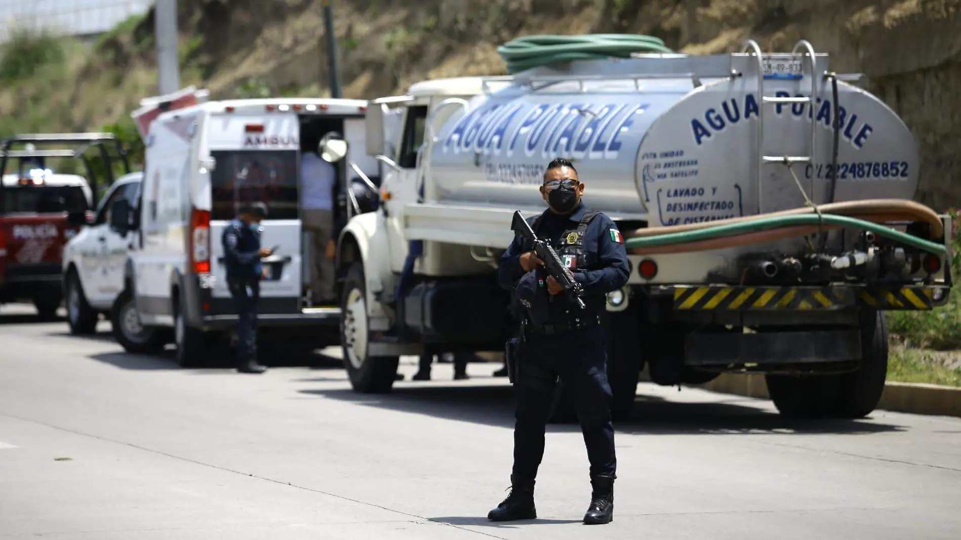 Balean a conductor de una pipa en aparente asalto sobre avenida las torres y vía atlixcayotl.